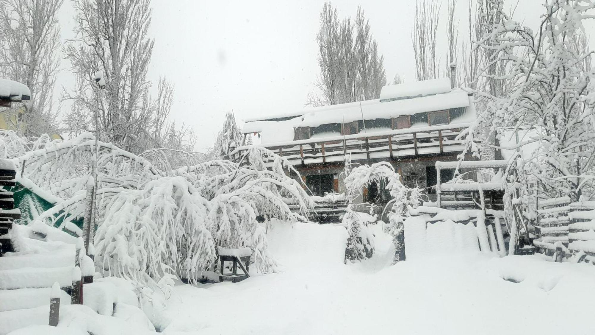 Hostal Crisol Refugio Lo Valdes 外观 照片